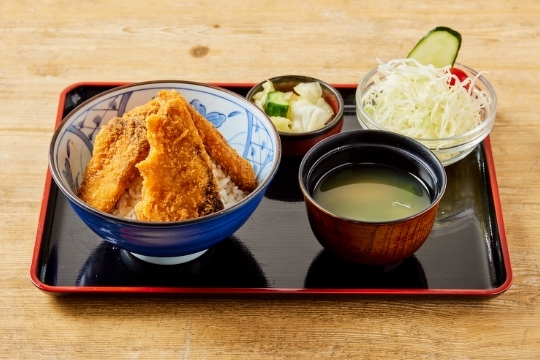 ブリカツ丼の写真