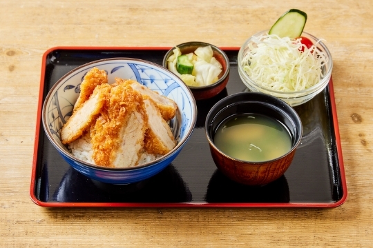 豚カツ丼の写真